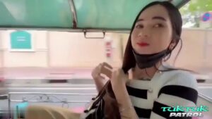ฝรั่งควยใหญ่เย็ดสดสาวไทยตูดเด้ง Cherry ซอยหีแตกในคารถตุ๊กตุ๊ก