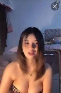 สาวหุ่นเซ็กซี่นมใหญ่ซอยหีสดแรงๆ น้ำเงี่ยนพุ่งกระฉูดเต็มที่นอน