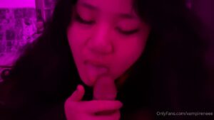สาวหุ่นเซ็กซี่หีตีบคร่อมควยโขมด ซอยหีแรงแตกในไม่ยั้ง ตามด้วยพ่นน้ำเงี่ยนคาปากอมหมด