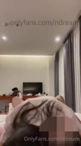คลิปหลุด น้องดรีม Onlyfans โดนควยใหญ่กระแทกหีคาชุดนักศึกษา แตกในเงี่ยนโครต