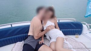 คลิปหลุดเย็ดหีสดกลางแจ้งใต้ทะเลสาบ ควยยาวพังหีแรงๆ น้ำเงี่ยนแตกพุ่งคาหี